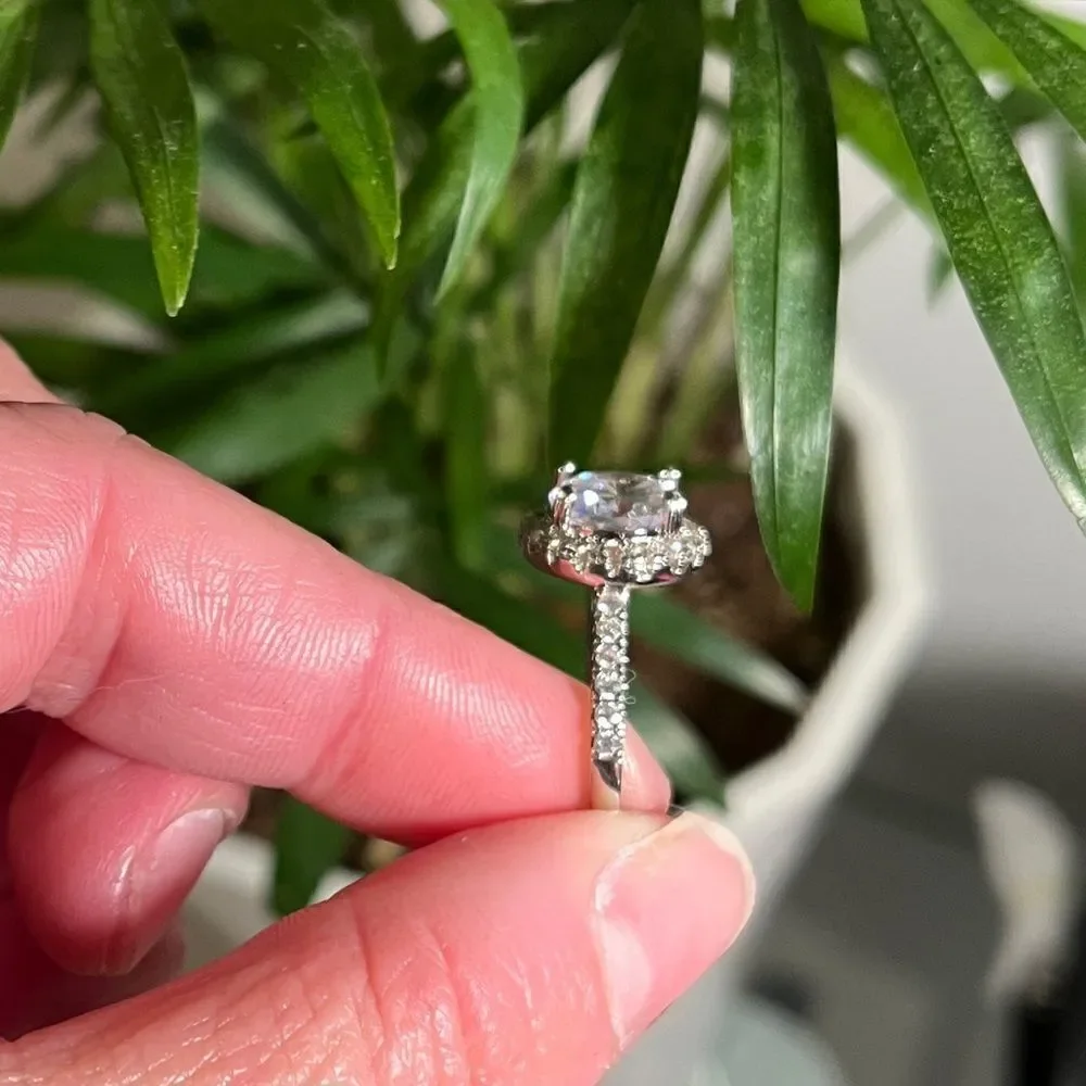 The Sphere 925 and cubic zirconia gorgeous engagement ring